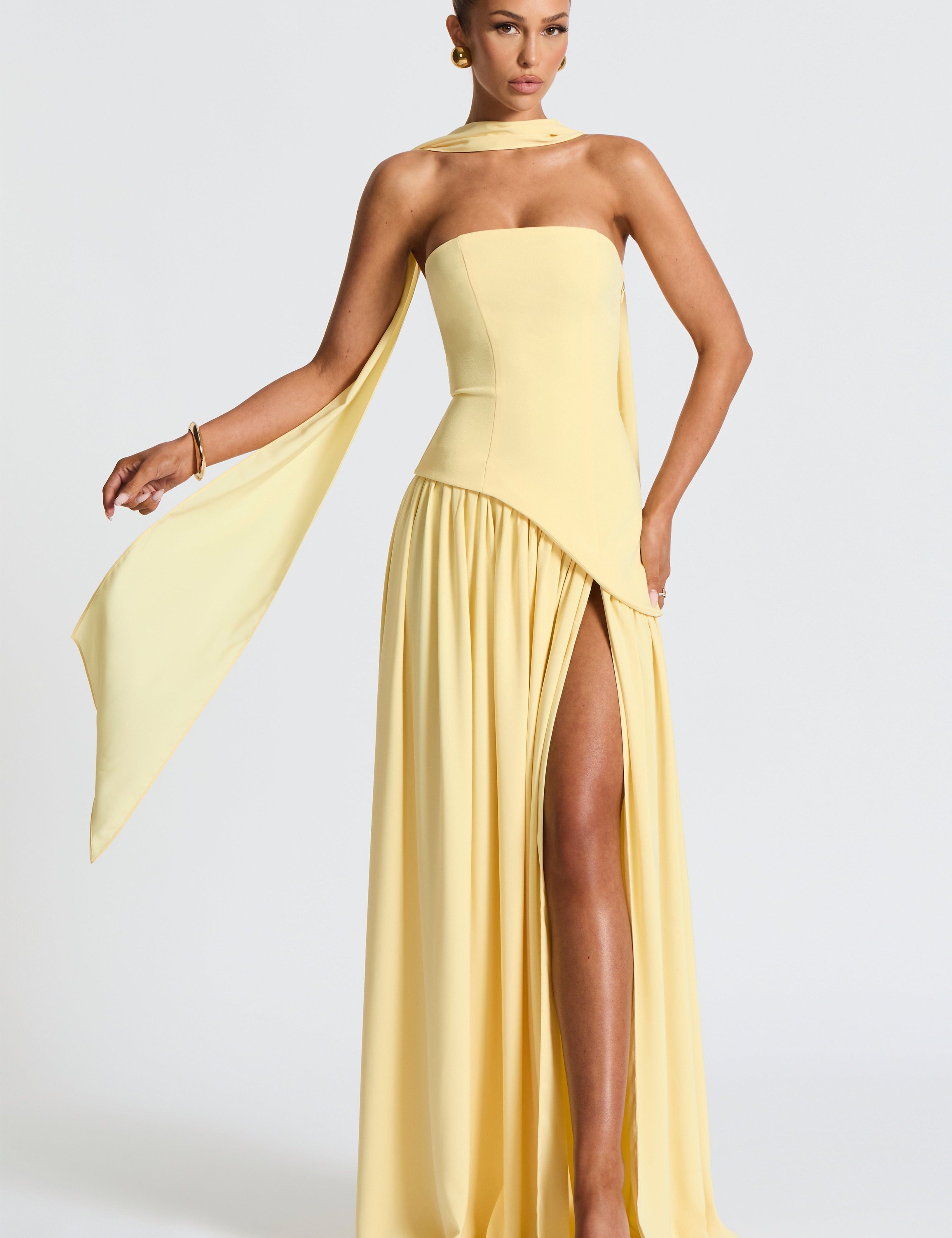 Elegant_Strapless_White_Maxi_Dress_with_Asymmetric_Waist_and_High_Slit__Perfect_for_Summer_Events_1.jpg
